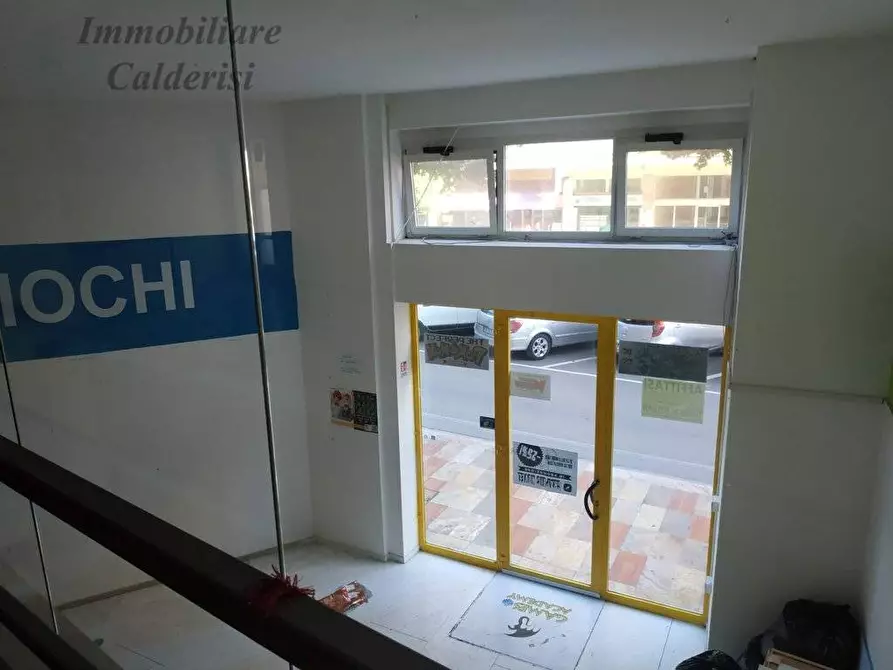 Immagine 5 di Locale commerciale in affitto  in Viale De Gasperi a San Benedetto Del Tronto