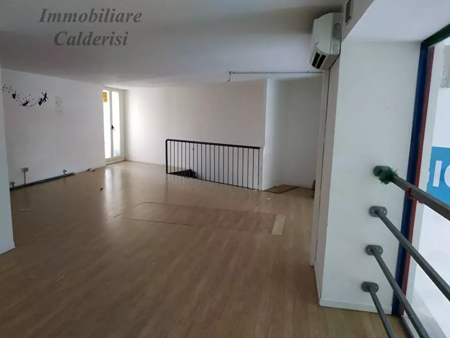 Immagine 6 di Locale commerciale in affitto  in Viale De Gasperi a San Benedetto Del Tronto