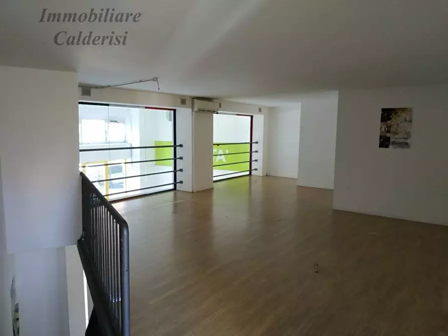 Immagine 9 di Locale commerciale in affitto  in Viale De Gasperi a San Benedetto Del Tronto