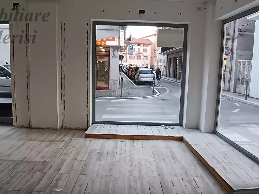 Immagine 1 di Locale commerciale in affitto  in Via Galilei a San Benedetto Del Tronto