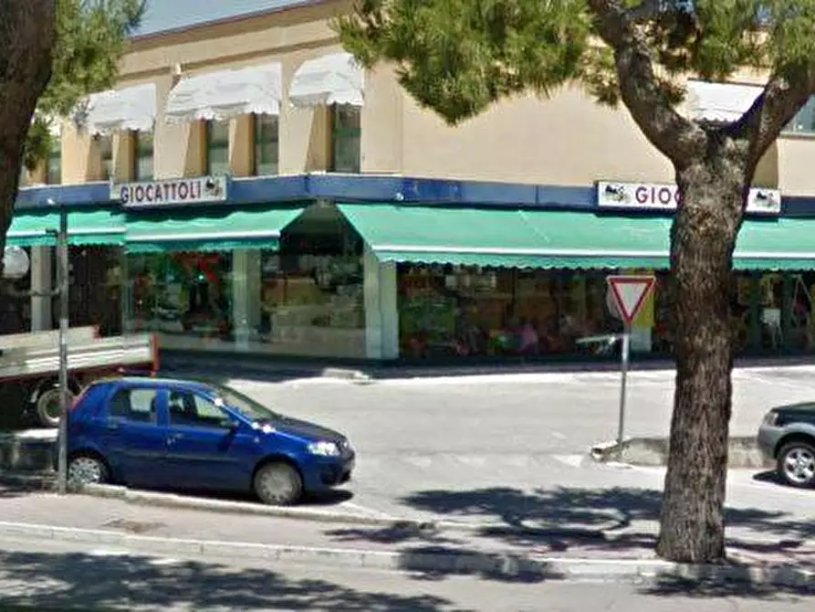 Immagine 3 di Locale commerciale in affitto  in Via Dante Alighieri 1 a Grottammare