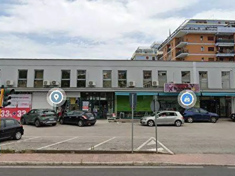 Immagine 10 di Locale commerciale in affitto  in Via Dante Alighieri 1 a Grottammare