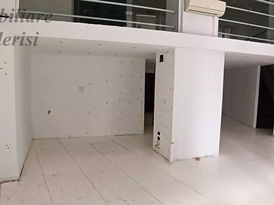 Immagine 24 di Locale commerciale in affitto  in Viale De Gasperi a San Benedetto Del Tronto