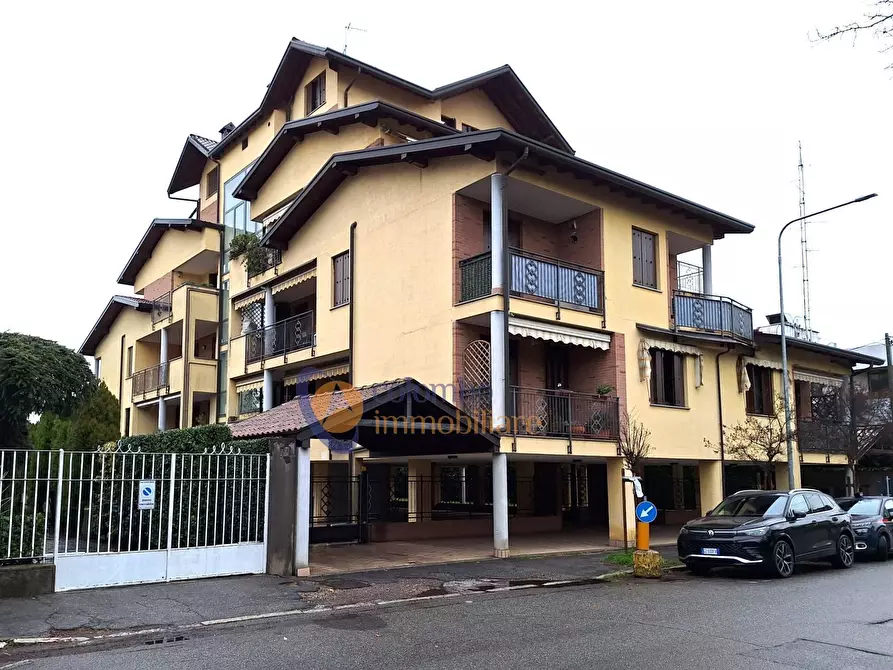 Immagine 1 di Appartamento in vendita  in via Caprera 20 a Busto Arsizio