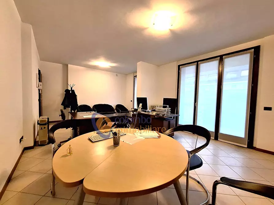 Immagine 7 di Appartamento in vendita  in via Caprera 20 a Busto Arsizio