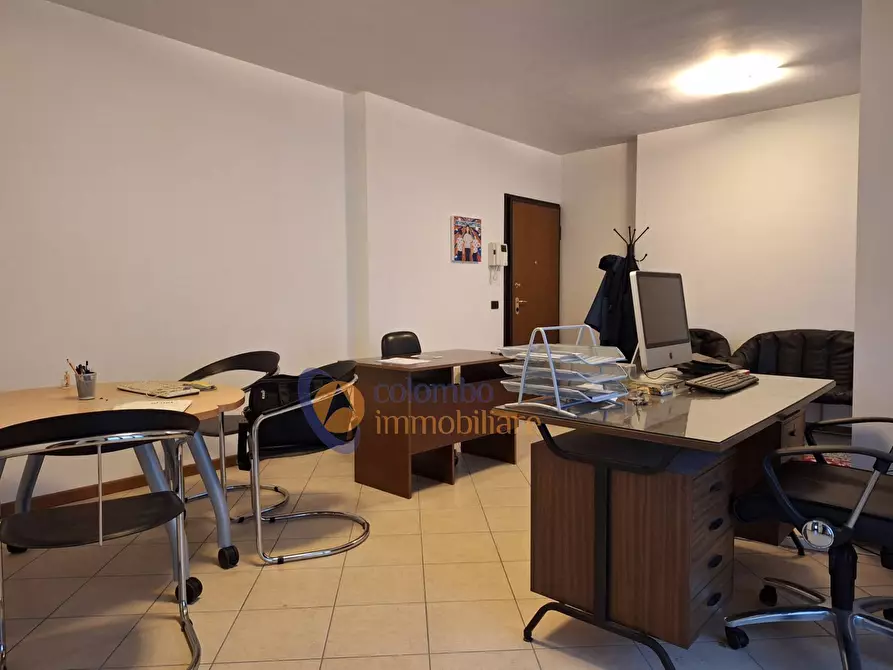 Immagine 11 di Appartamento in vendita  in via Caprera 20 a Busto Arsizio