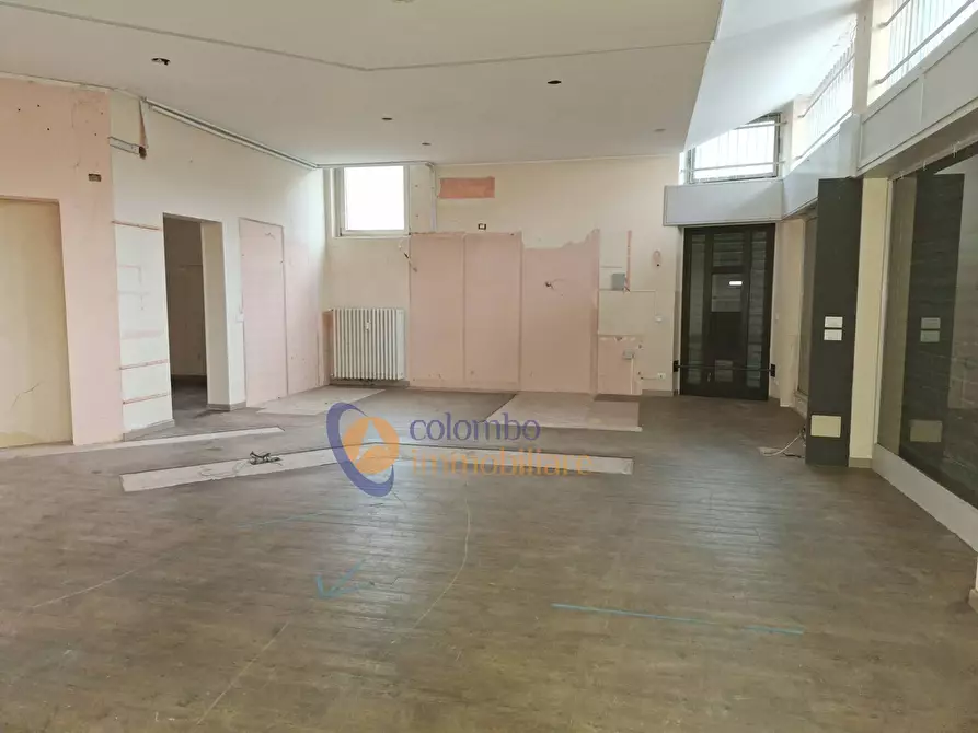 Immagine 4 di Negozio in affitto  in via Genova 18 a Busto Arsizio