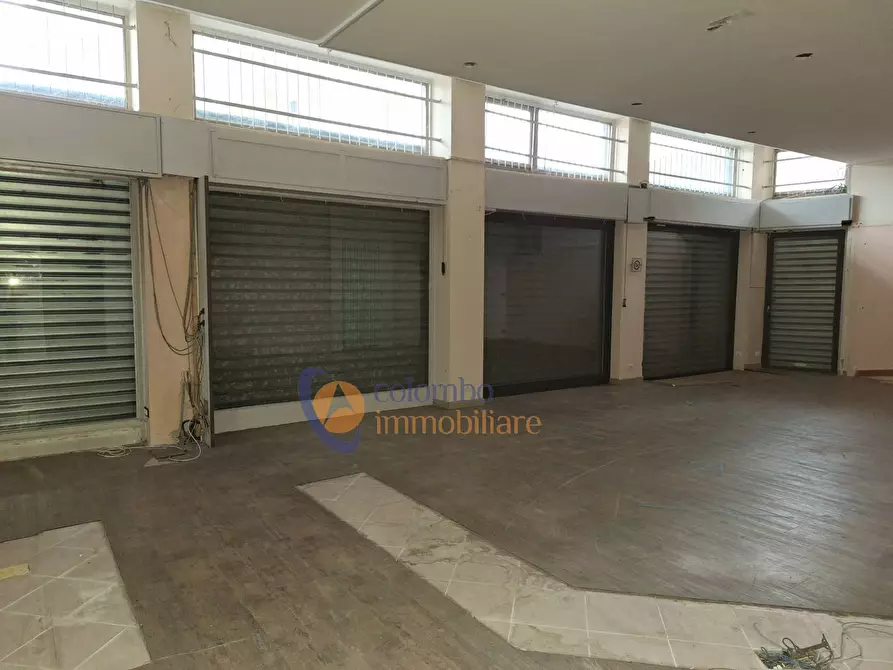 Immagine 5 di Negozio in affitto  in via Genova 18 a Busto Arsizio