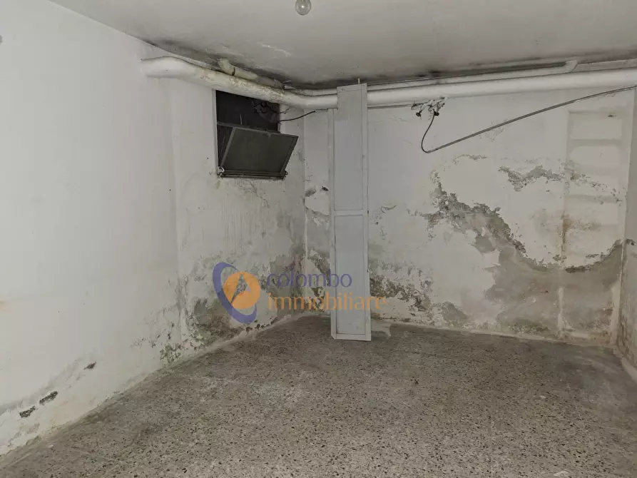 Immagine 11 di Negozio in affitto  in via Genova 18 a Busto Arsizio