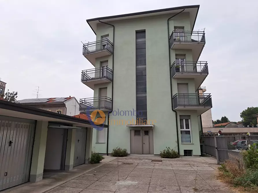 Immagine 13 di Negozio in affitto  in via Genova 18 a Busto Arsizio