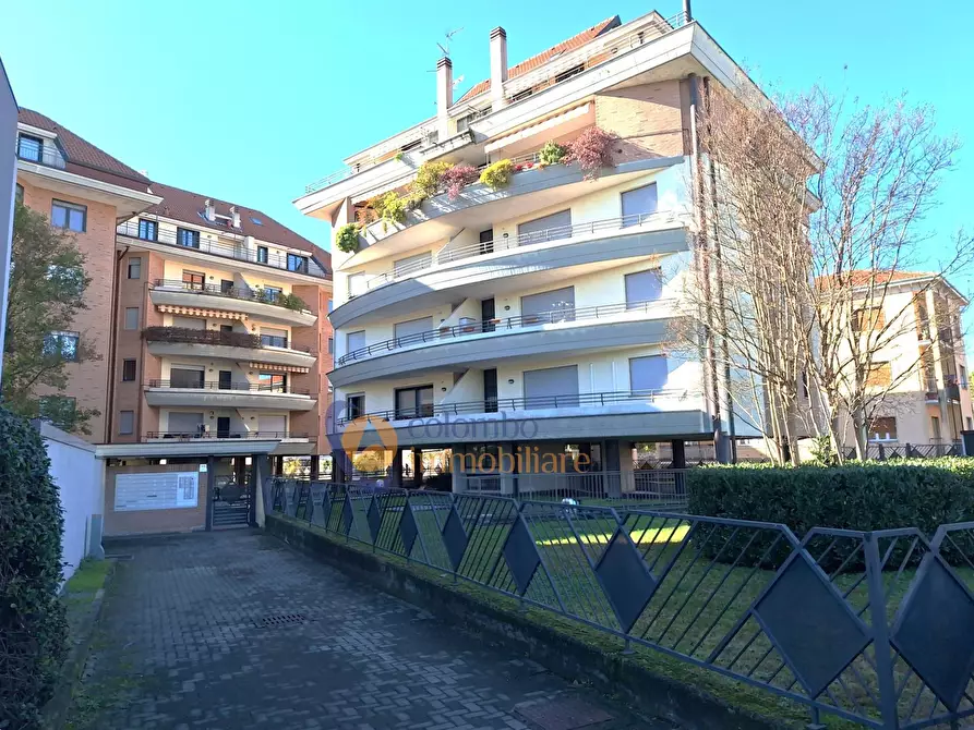 Immagine 1 di Appartamento in vendita  in corso Sempione 165 a Busto Arsizio