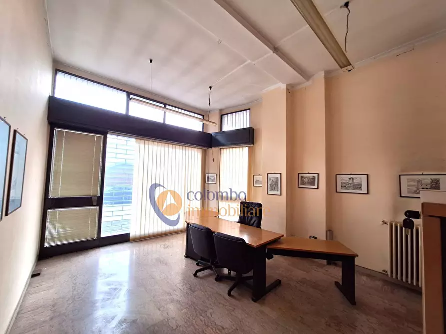 Immagine 2 di Negozio in vendita  in via Biagio Bellotti 7 a Busto Arsizio