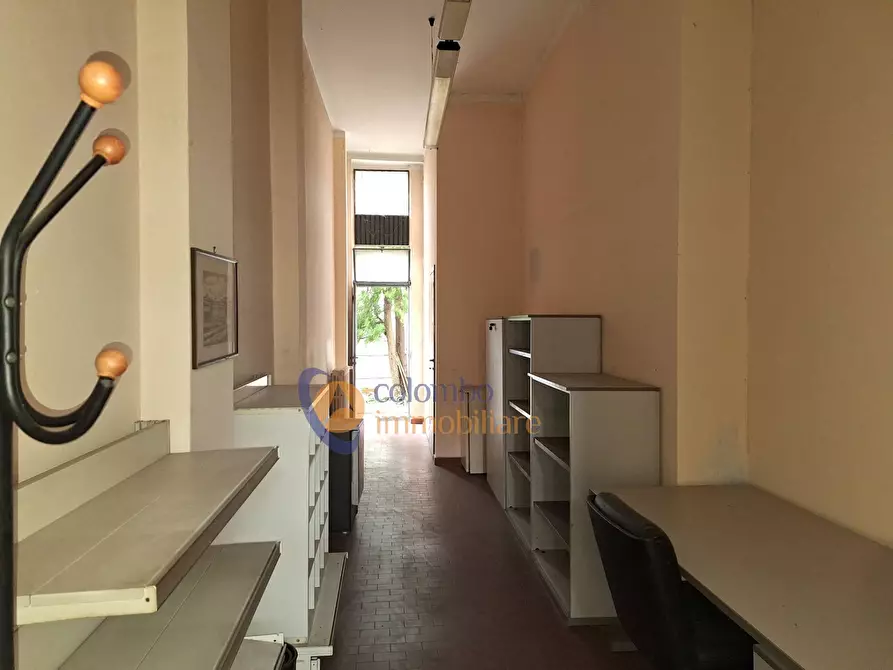 Immagine 7 di Negozio in vendita  in via Biagio Bellotti 7 a Busto Arsizio