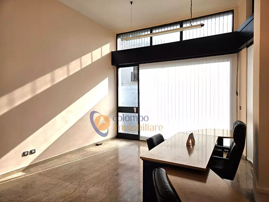 Immagine 3 di Negozio in vendita  in via Biagio Bellotti 7 a Busto Arsizio