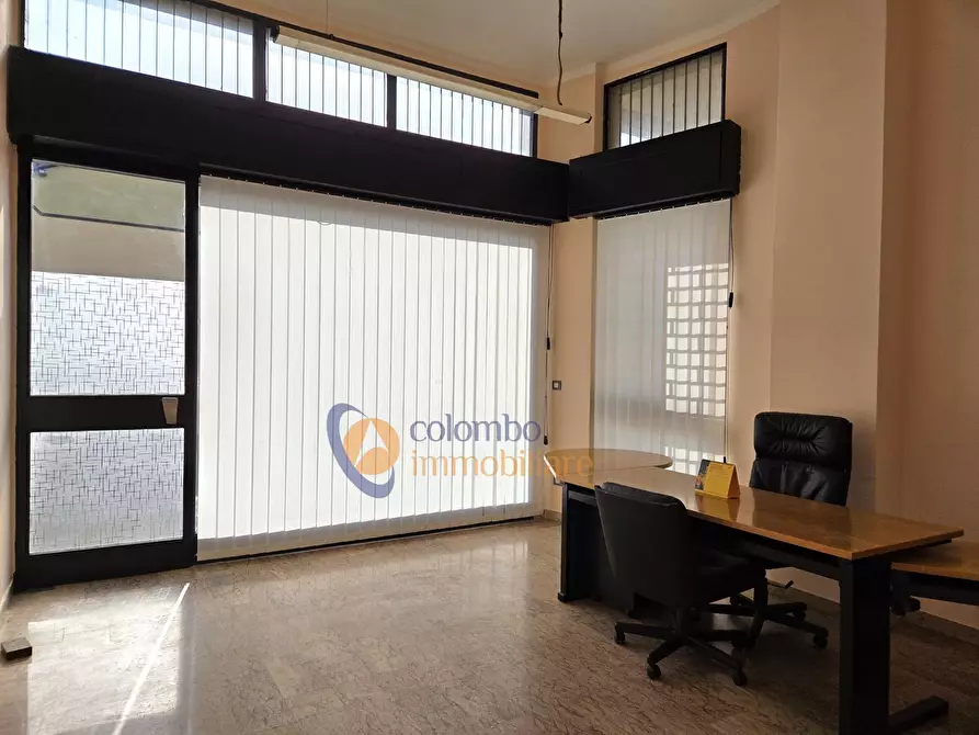 Immagine 2 di Negozio in vendita  in via Biagio Bellotti 7 a Busto Arsizio