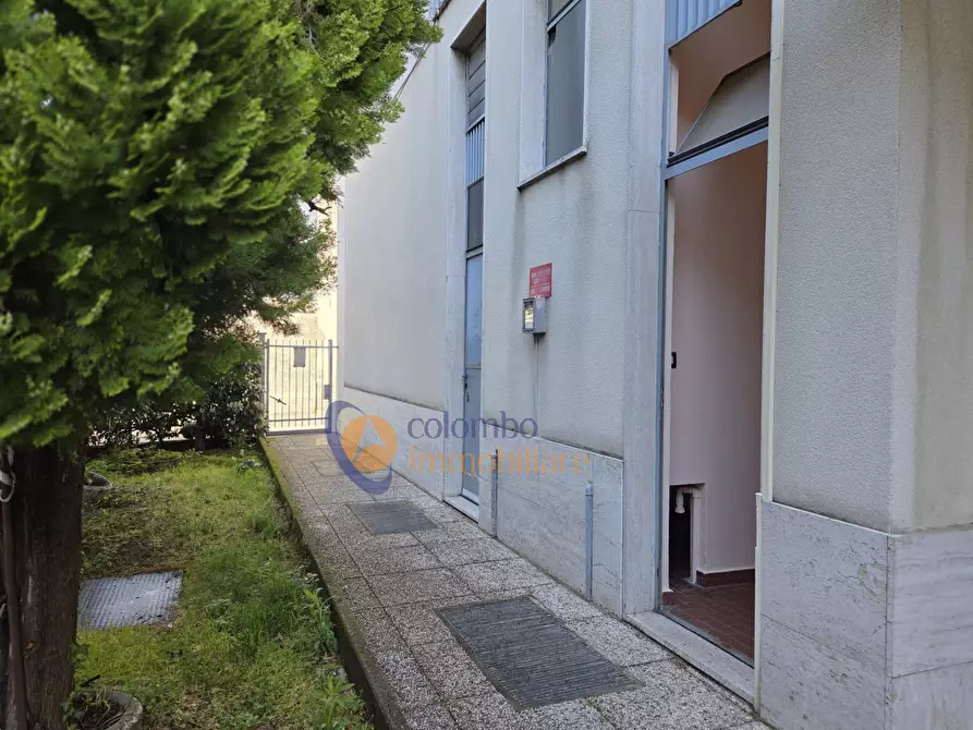 Immagine 10 di Negozio in vendita  in via Biagio Bellotti 7 a Busto Arsizio