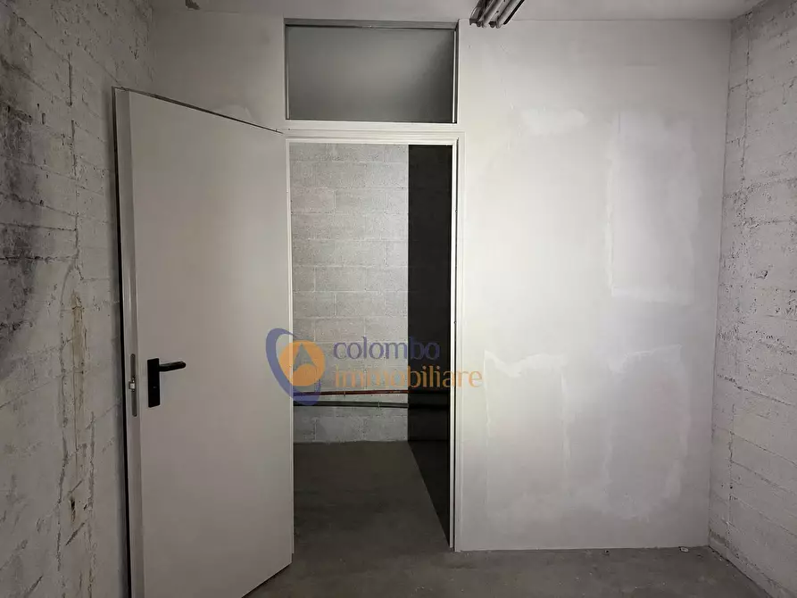 Immagine 6 di Laboratorio in vendita  in via del Gerbone 22 a Busto Arsizio