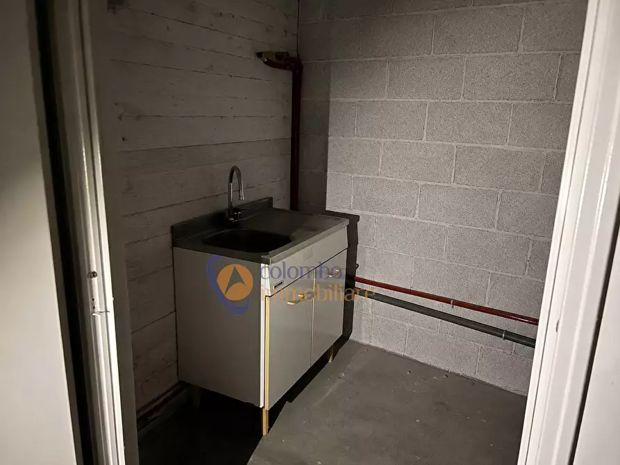 Immagine 7 di Laboratorio in vendita  in via del Gerbone 22 a Busto Arsizio