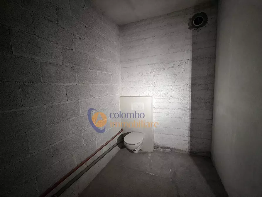 Immagine 8 di Laboratorio in vendita  in via del Gerbone 22 a Busto Arsizio