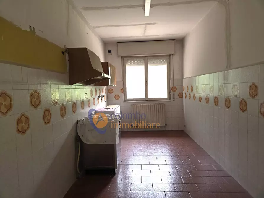 Immagine 8 di Laboratorio in vendita  a Dairago