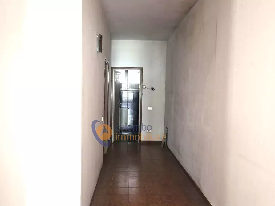 Immagine 10 di Laboratorio in vendita  a Dairago