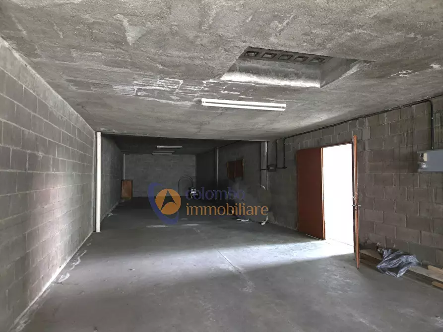 Immagine 8 di Laboratorio in vendita  a Dairago