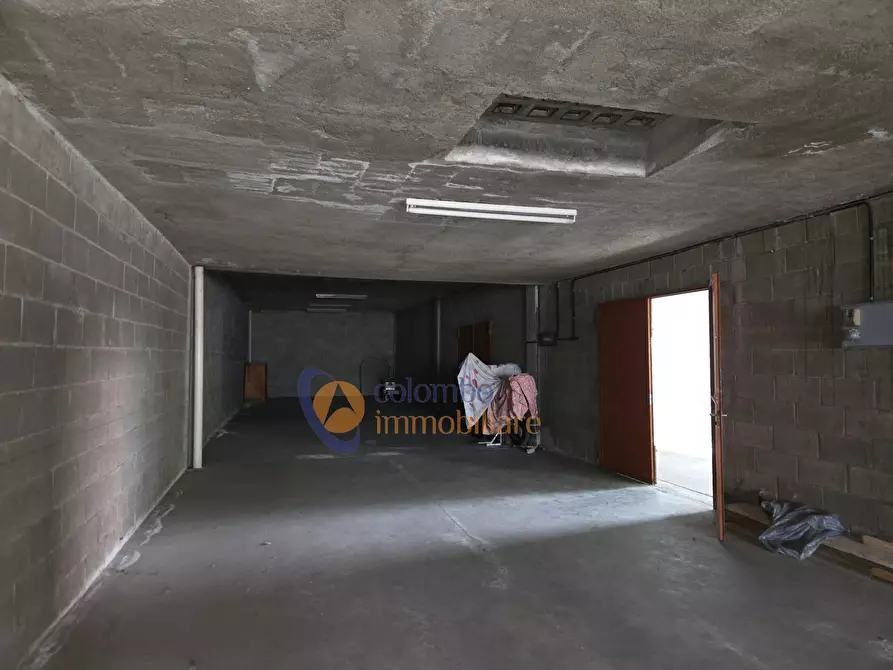 Immagine 9 di Laboratorio in vendita  a Dairago