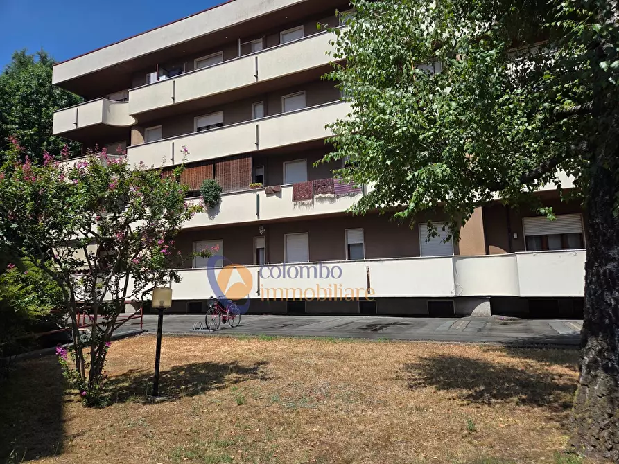 Immagine 27 di Appartamento in vendita  in via Formazza 9 a Busto Arsizio