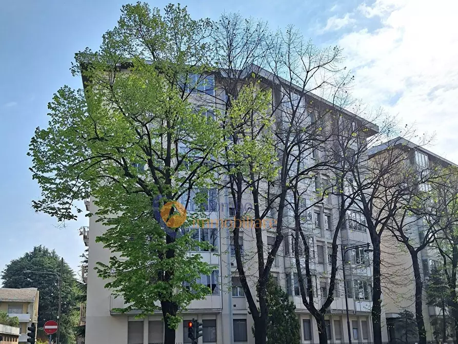 Immagine 1 di Ufficio in affitto  in viale Cadorna 13 a Busto Arsizio