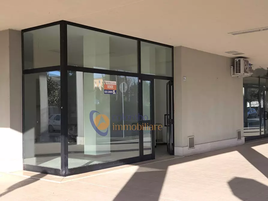 Immagine 4 di Negozio in vendita  in via Gorizia 11 a Busto Arsizio