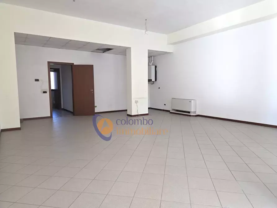 Immagine 6 di Negozio in vendita  in via Gorizia 11 a Busto Arsizio