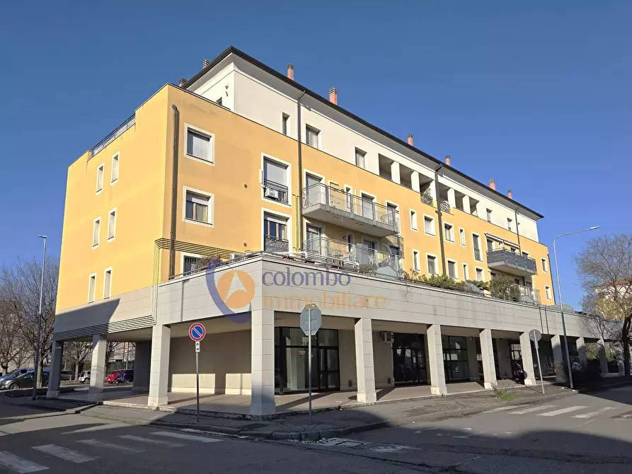 Immagine 19 di Negozio in vendita  in via Gorizia 11 a Busto Arsizio