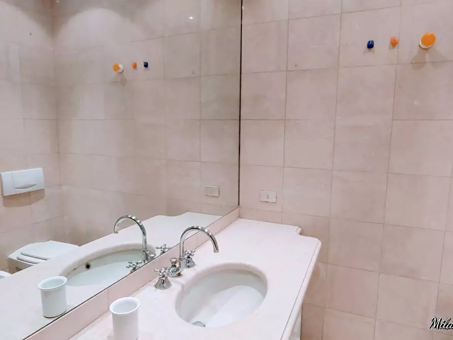 Immagine 13 di Appartamento in affitto  in Via Alserio 1 a Milano