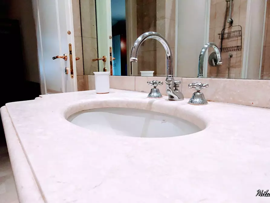 Immagine 15 di Appartamento in affitto  in Via Alserio 1 a Milano