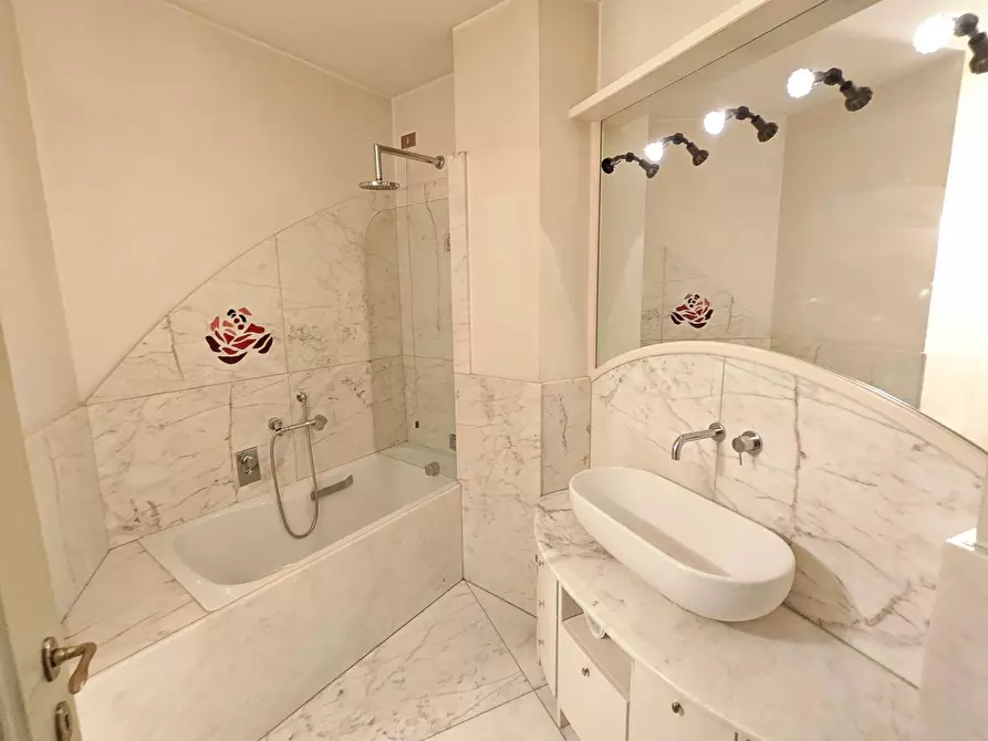 Immagine 18 di Appartamento in vendita  in piazzale Brescia 16 a Milano