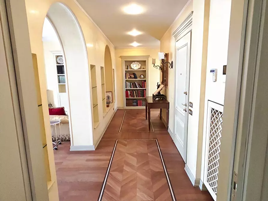 Immagine 25 di Appartamento in vendita  in piazzale Brescia 16 a Milano