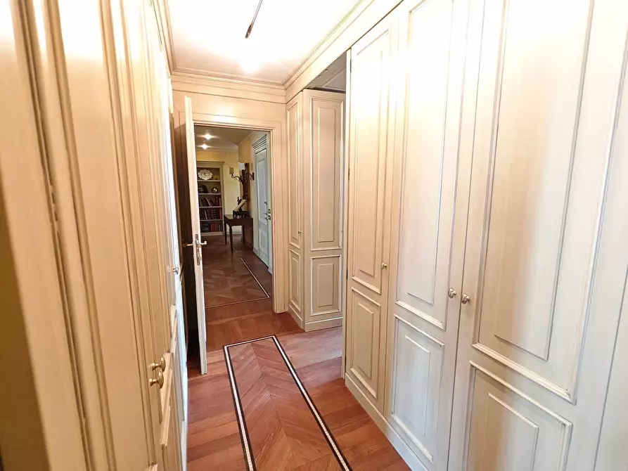 Immagine 35 di Appartamento in vendita  in piazzale Brescia 16 a Milano