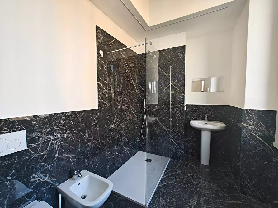 Immagine 22 di Appartamento in affitto  in Via Spartaco 38 a Milano