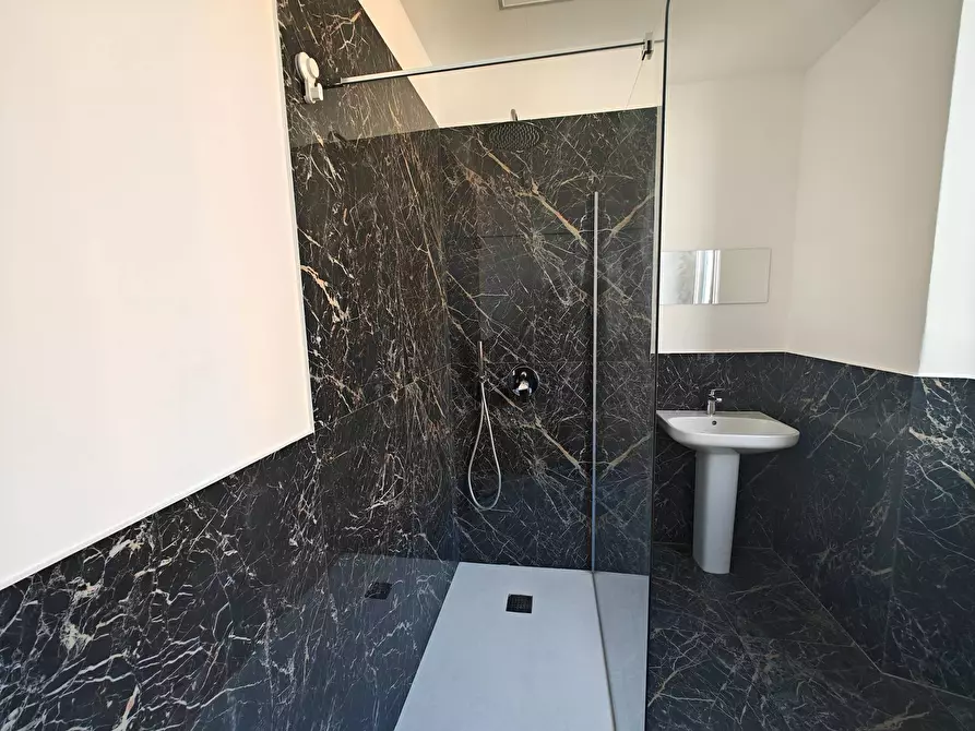 Immagine 24 di Appartamento in affitto  in Via Spartaco 38 a Milano