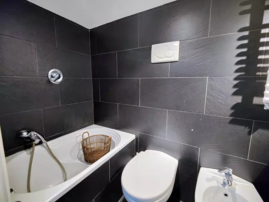 Immagine 21 di Appartamento in affitto  in Via Alserio 1 a Milano