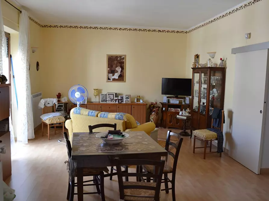 Immagine 2 di Appartamento in vendita  in via Redipuglia a Canosa Di Puglia