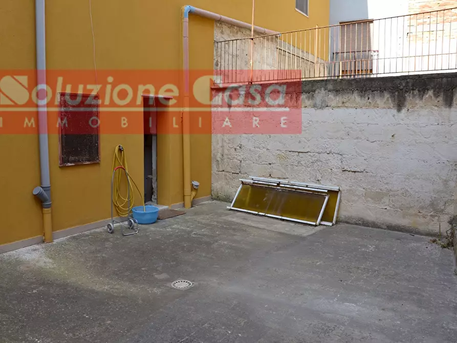 Immagine 15 di Casa semindipendente in vendita  in via Omero 54 a Canosa Di Puglia