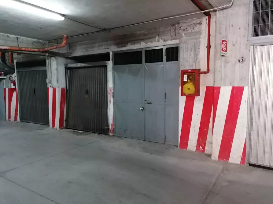 Immagine 3 di Box auto in vendita  in via Redipuglia a Canosa Di Puglia