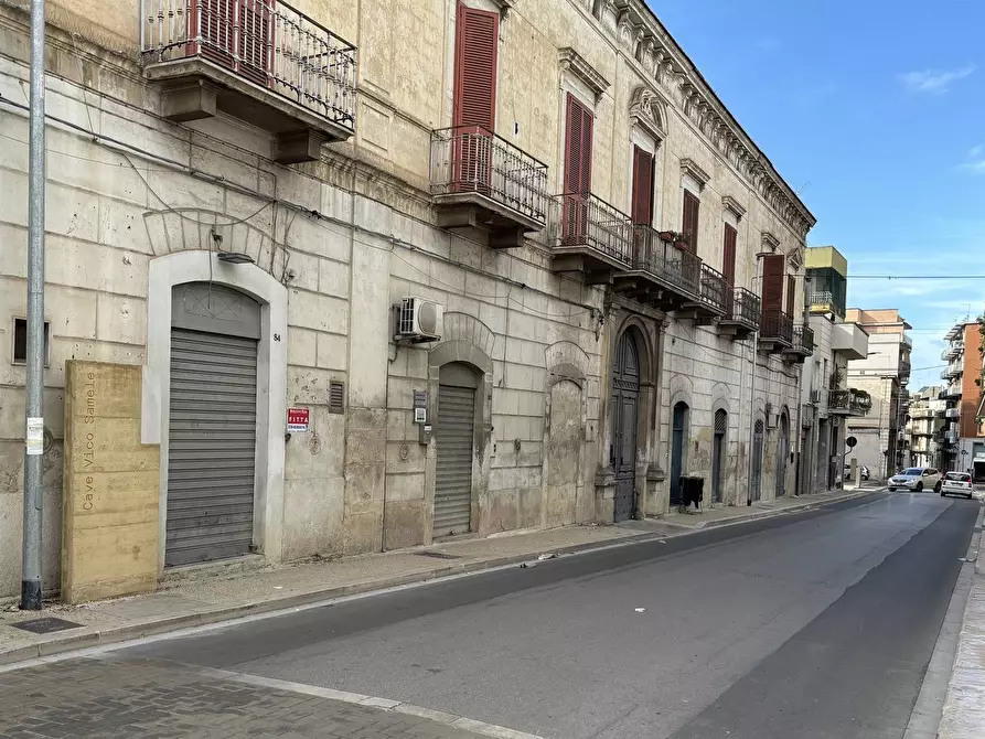 Immagine 2 di Locale commerciale in affitto  in Via Imbriani 84 a Canosa Di Puglia