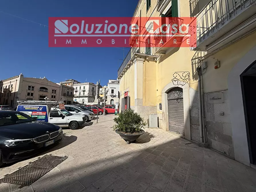 Immagine 2 di Locale commerciale in affitto  in Piazza della Repubblica a Canosa Di Puglia