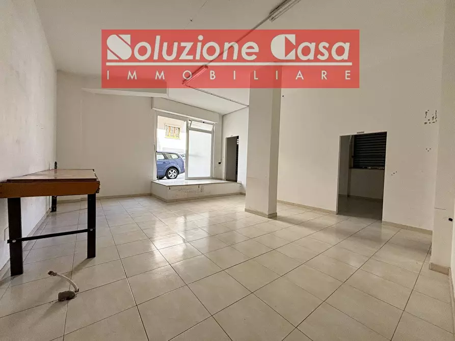 Immagine 1 di Locale commerciale   in via Strabone a Canosa Di Puglia