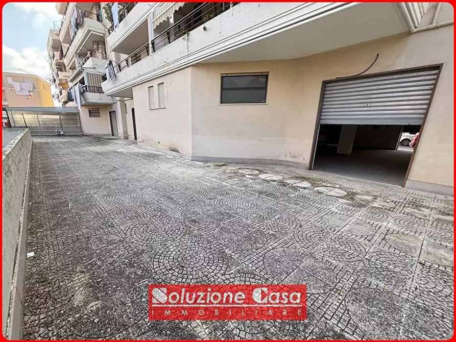 Immagine 7 di Locale commerciale in vendita  in Via Gen. Del Vento a Canosa Di Puglia