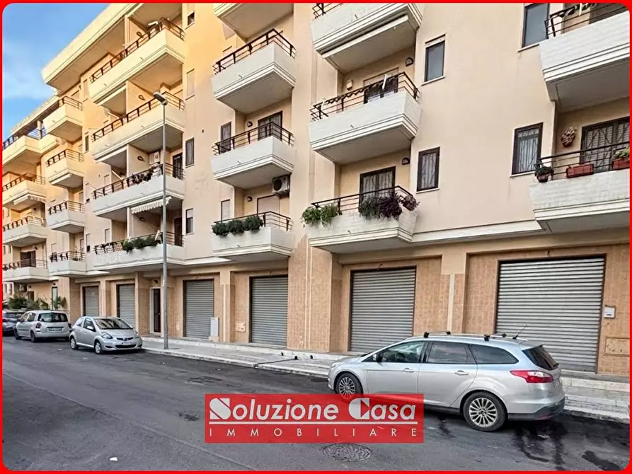 Immagine 2 di Locale commerciale in vendita  in Via Gen. Del Vento a Canosa Di Puglia
