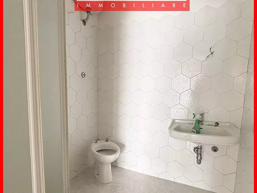 Immagine 7 di Appartamento in vendita  in via Buccari a Canosa Di Puglia