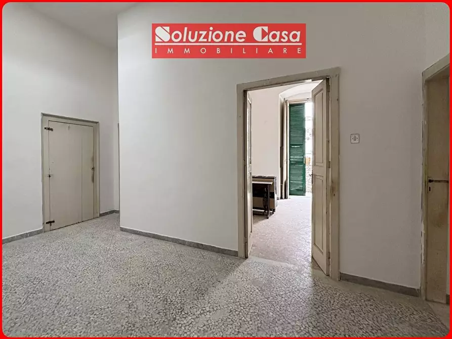 Immagine 4 di Appartamento in vendita  in via Kennedy a Canosa Di Puglia